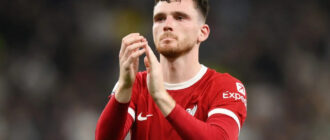 Capitão da Escócia, Robertson, fala com fãs após eliminação da equipe na Euro